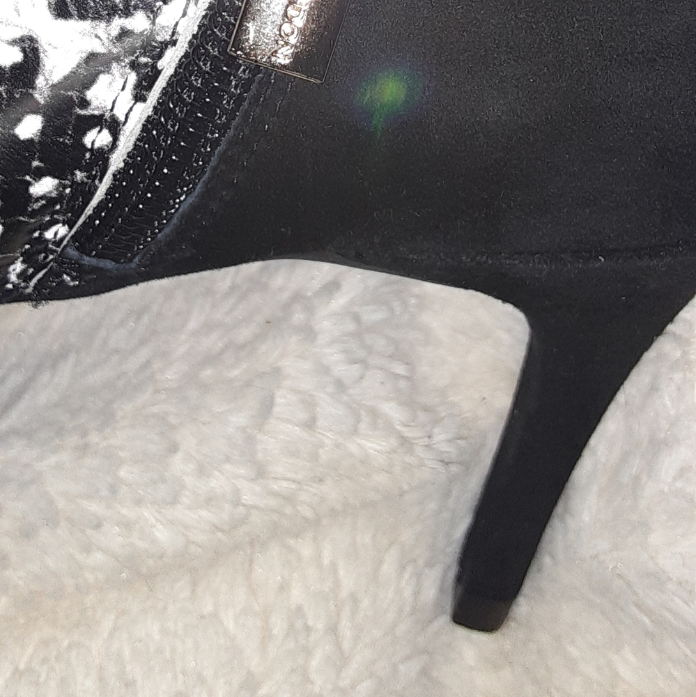 Shoes - Picture 9 of 10
